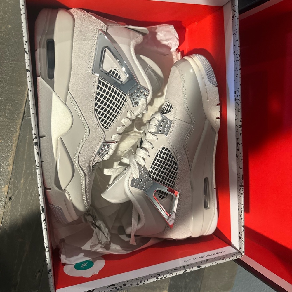 Jordan 4